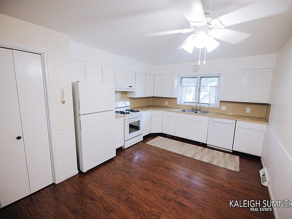5th image of 689 Andover St SE