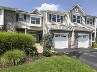 1327 Glastonbury Ln, Fishkill, NY 12524