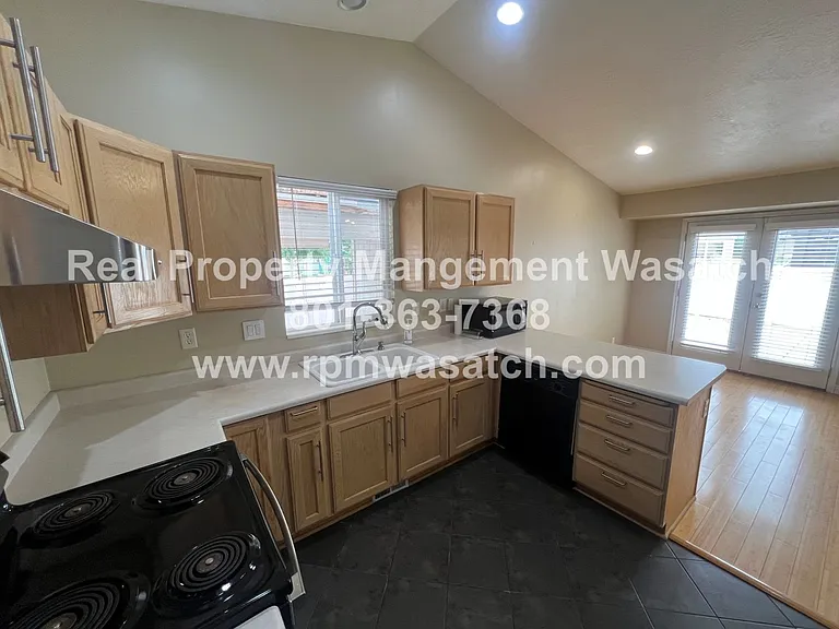 7455 S 4950 W — Photo 11