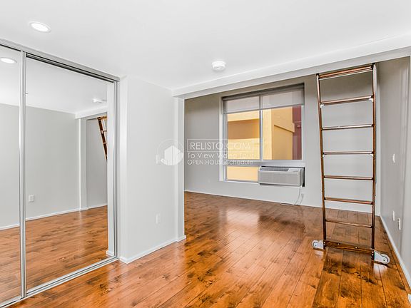 3rd image of 529 Stevenson St #316