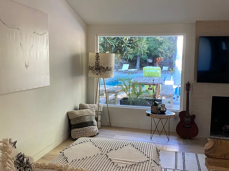 5816 Comanche Ave — Photo 3
