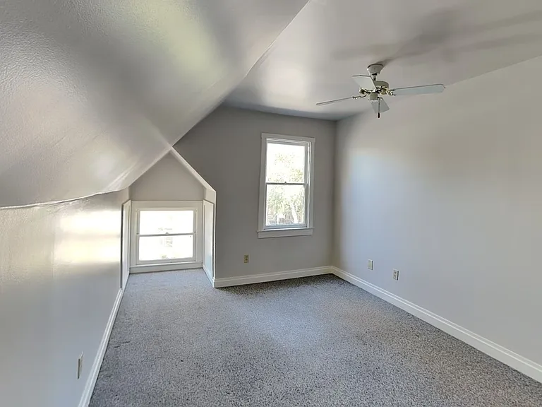 2620 J St — Photo 7