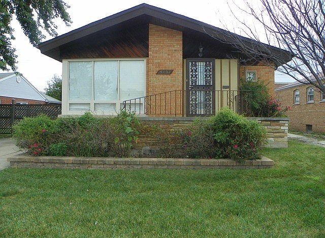 1st image of 9401 S Country Club Dr