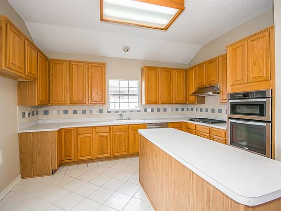 5th image of 2906 Spartacus Dr
