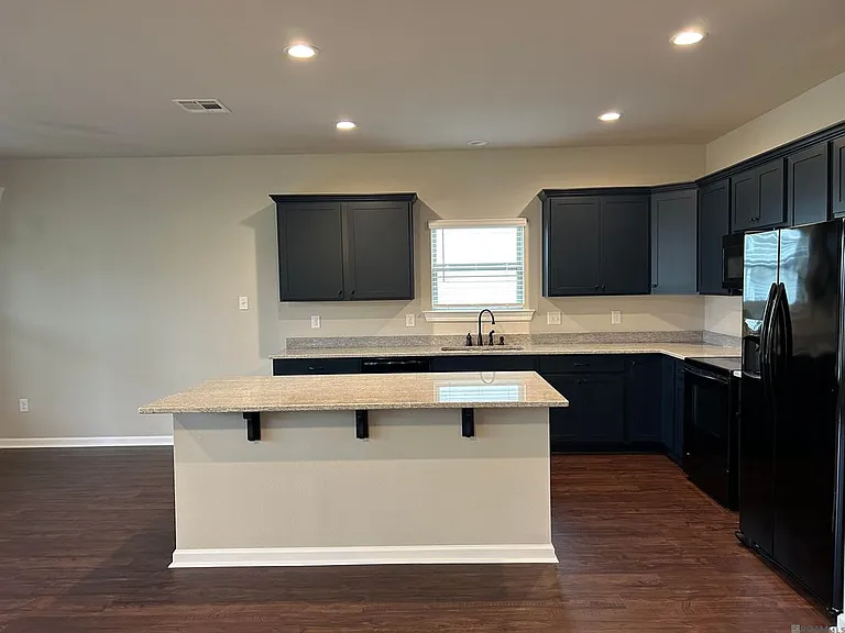 24280 Cliftmere Ave — Photo 4
