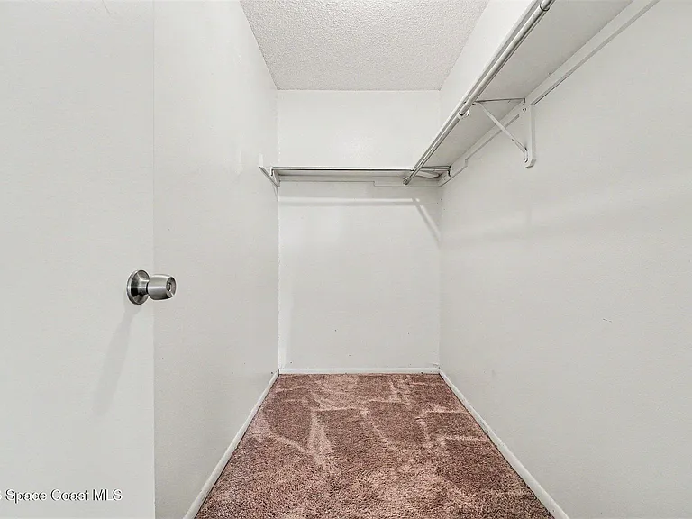2106 Tarrytown Ln NE — Photo 20