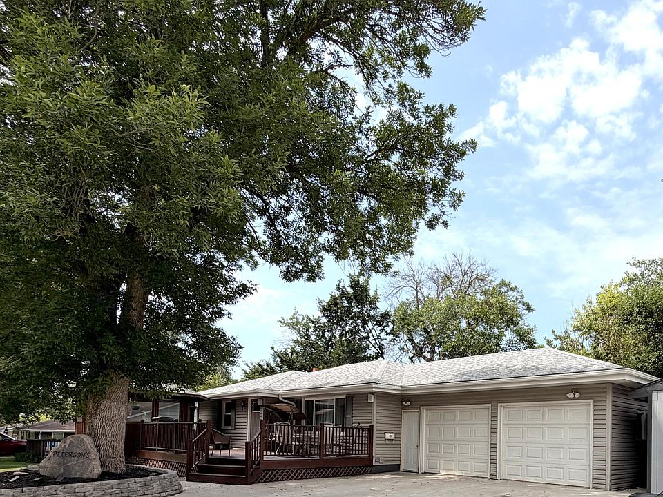 1st image of 598 Prospect Ave