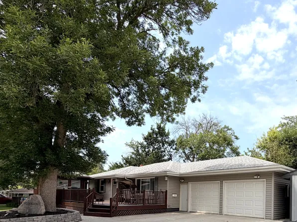598 Prospect Ave, Windom, MN 56101