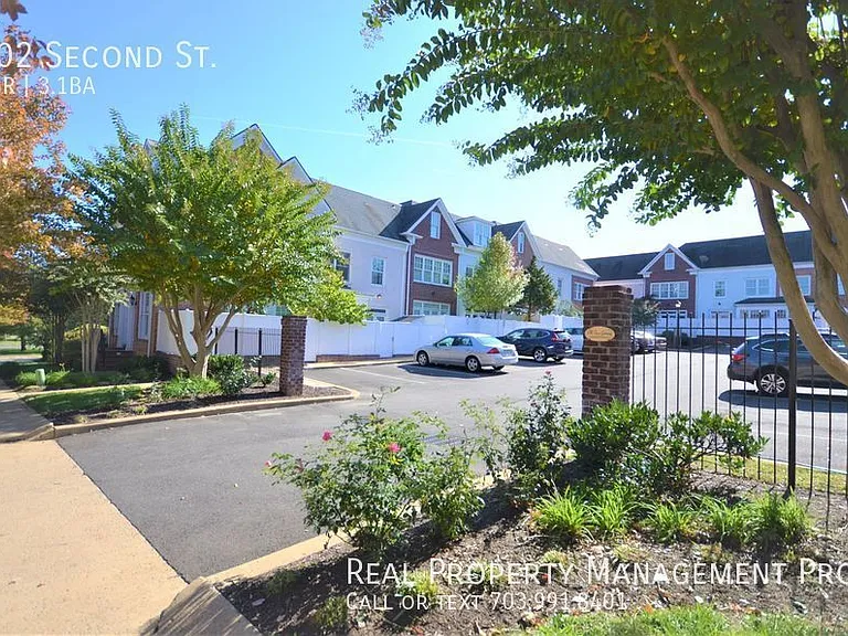 802 2nd St — Photo 44