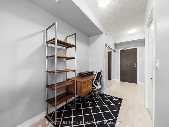 4th image of 50 Bruyeres Mews #1001