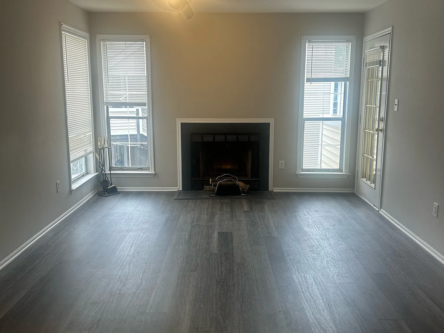 2 bed, 1000 sqft, $2,500 — Photo 1