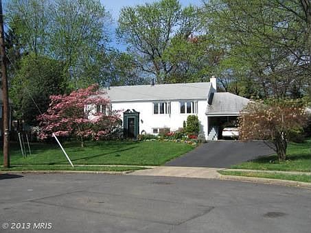 2nd image of 1712 Maxwell Ct