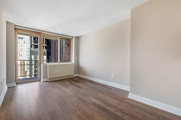 Rented by Greystar | media 1