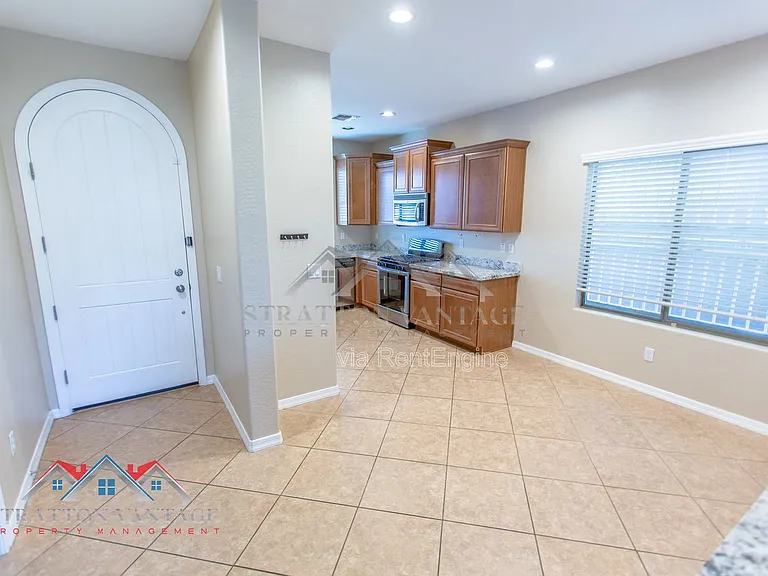 1532 E Apollo Rd — Photo 7