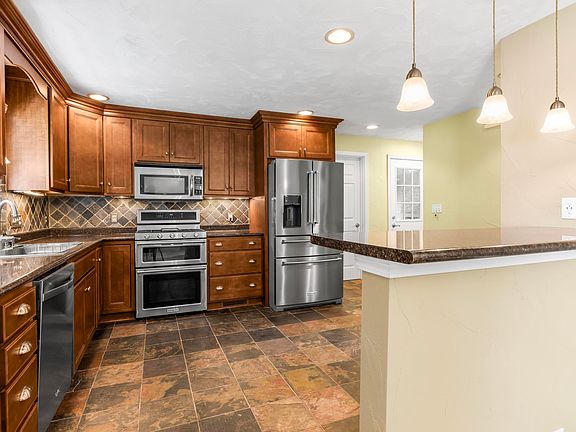 3rd image of 3155 Watkins Rd