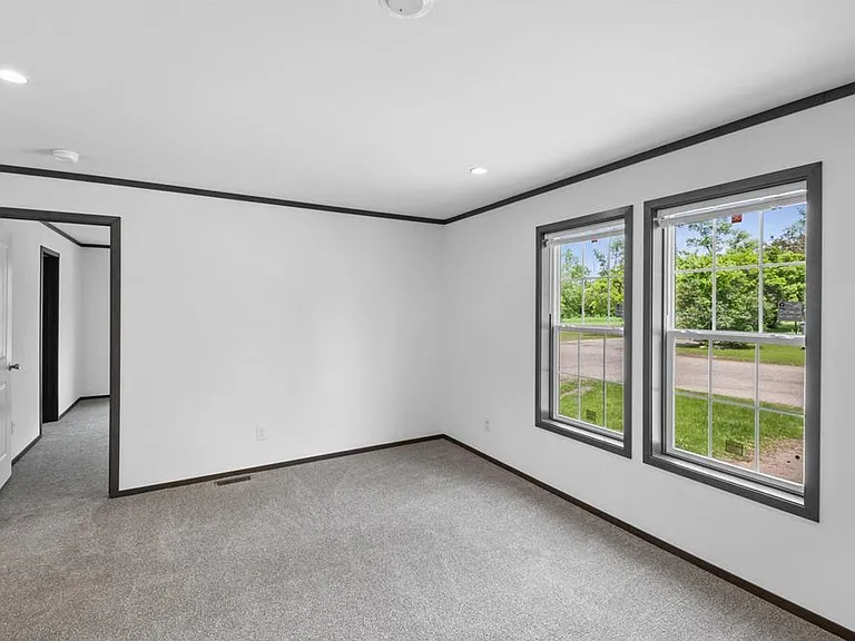 215 N McKay Ave — Photo 13