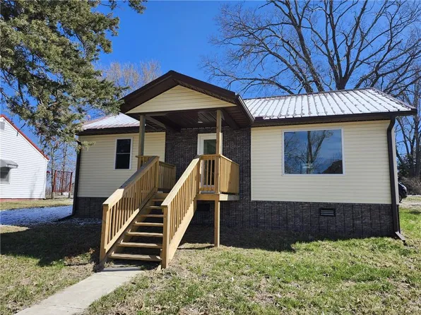 711 S 20th St, Bethany, MO 64424