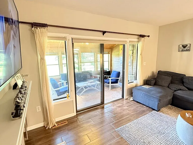 18 Putnam Ln — Photo 5