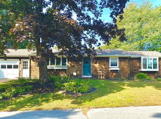 18 Philip Rd, Cape Elizabeth, ME 04107