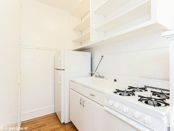 3rd image of 4631 N Paulina St #1428
