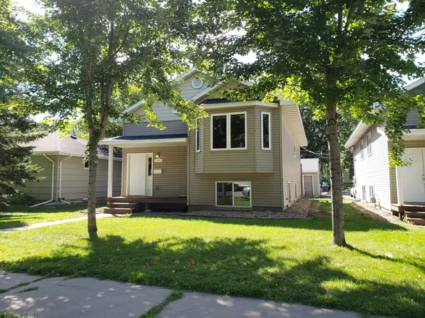 1077 26th Ave SE, Minneapolis, MN 55414