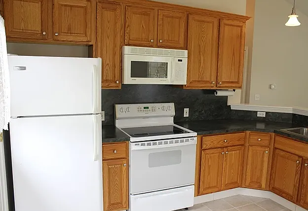 2 bed, 720 sqft, $1,400 — Photo 3