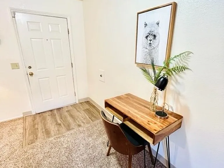 College Place Apartment — Photo 6