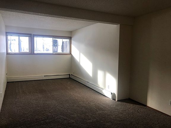3rd image of 154 Westview Dr #104
