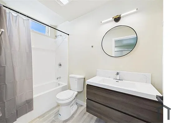 8457 Langdon Ave — Photo 10