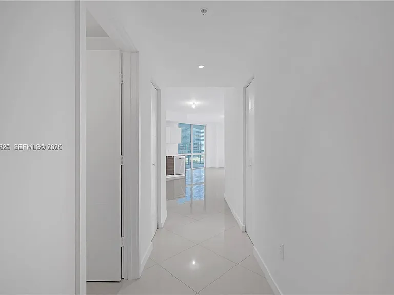 1010 SW 2nd Ave #1003 — Photo 23
