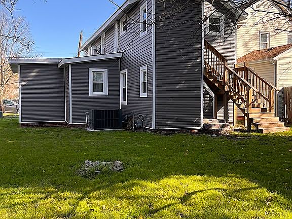 3rd image of 1421 W 27th St