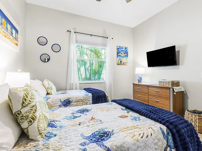 2047 Roselawn St #2047 — Photo 19