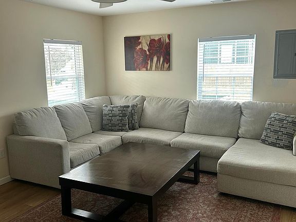 4th image of 1345 Cleo Ave