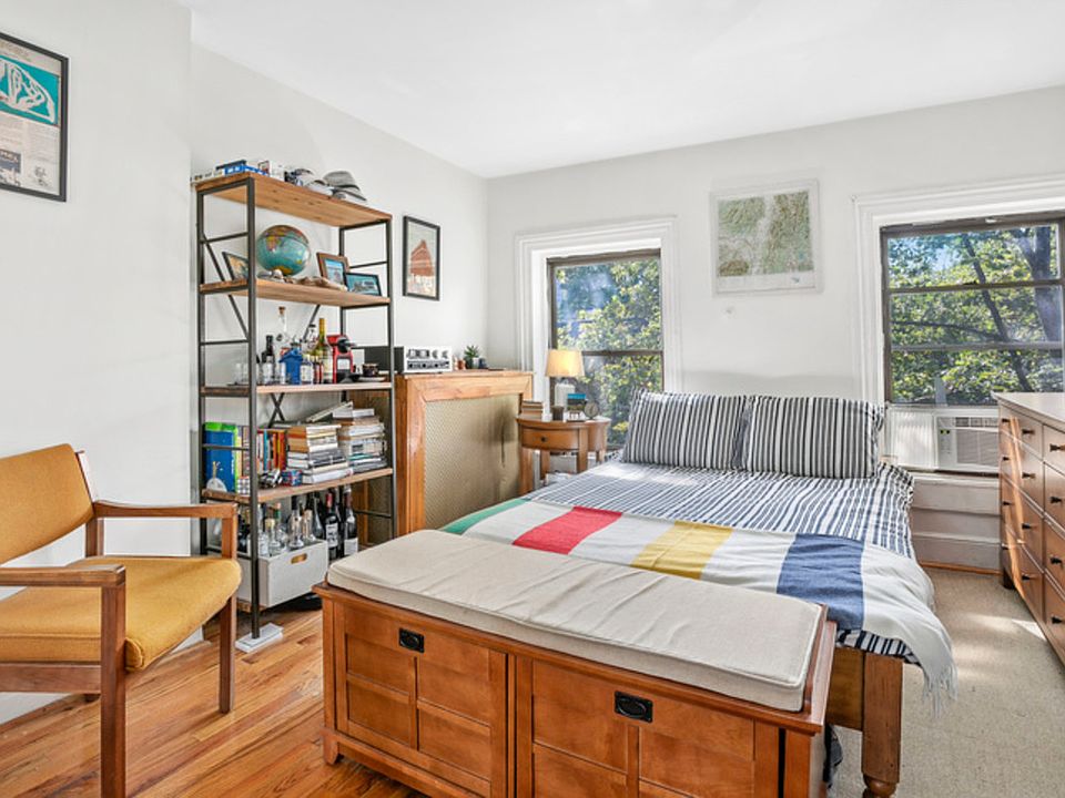 1st image of 217 Carlton Ave #4R