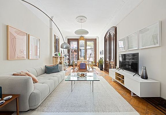 2nd image of 628 Carlton Ave