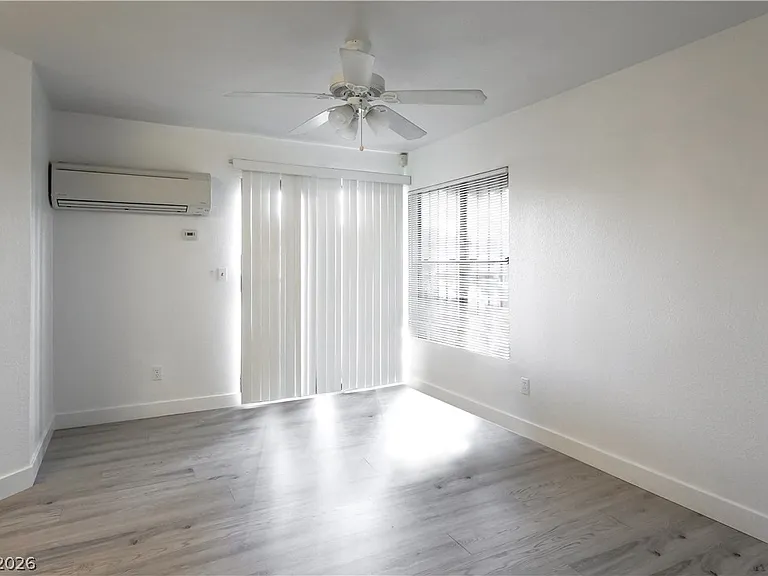 510 Elm Dr #106 — Photo 4