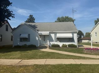 516 W Garfield St, Freeport, IL 61032