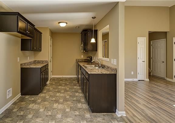 5th image of 516 Ridgeland Ests Lot 516