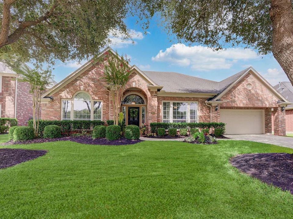 1st image of 3922 Lake Hawkins Ln