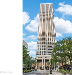 1030 N State St APT 11J, Chicago, IL, 60610