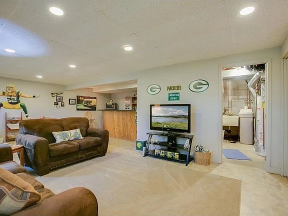 4th image of 2009 Highland Dr