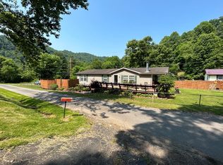 97 Lanes Branch Rd, Brenton, WV 24818