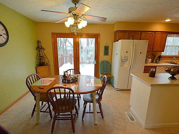 3rd image of 508 Hedge Row Ct