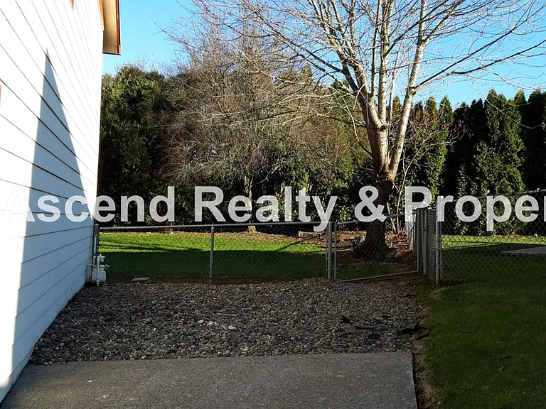 1114 SW Wright Ct — Photo 21