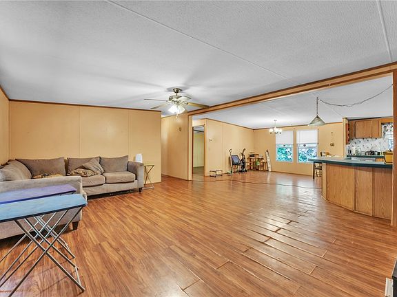 5th image of 110 Diane Dr