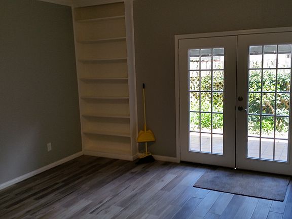 5th image of 14723 Barryknoll Ln APT 98