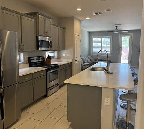 3rd image of 1707 N Hillcrest