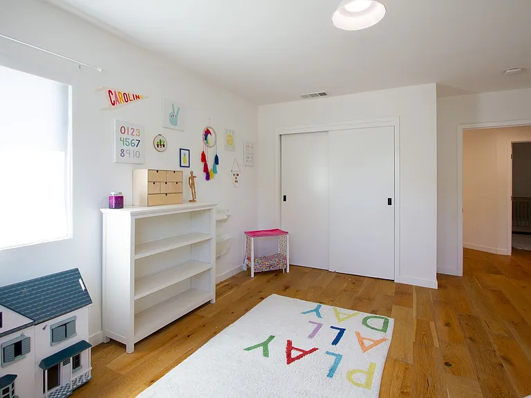 5527 W 77th St — Photo 32
