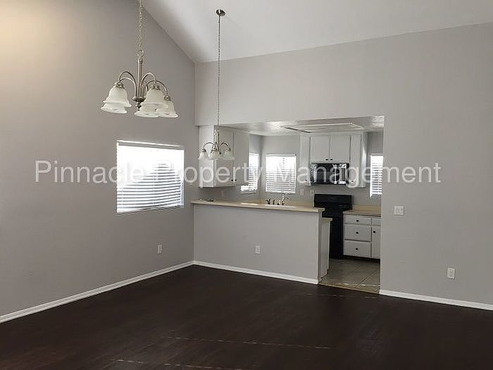 1st image of 206 N Centre St