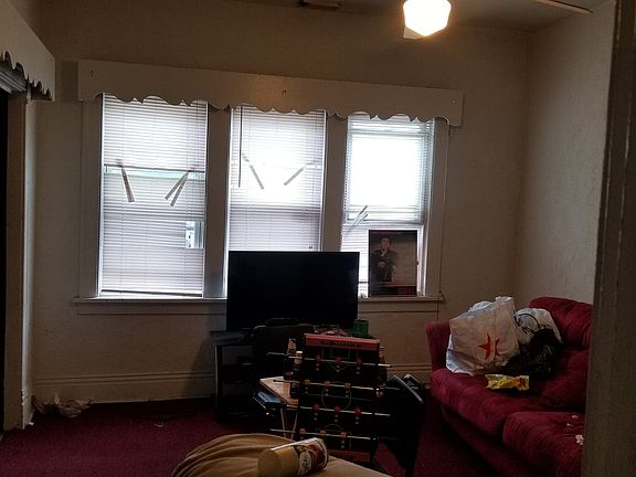4th image of 8624 S Manistee Ave #2